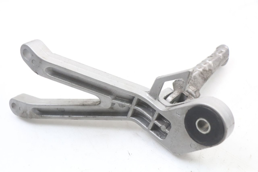 photo de PŁYTKA PODNÓŻKA TYLNA PRAWA HYOSUNG GTR 125 (2006 - 2008) - Stan powierzchni