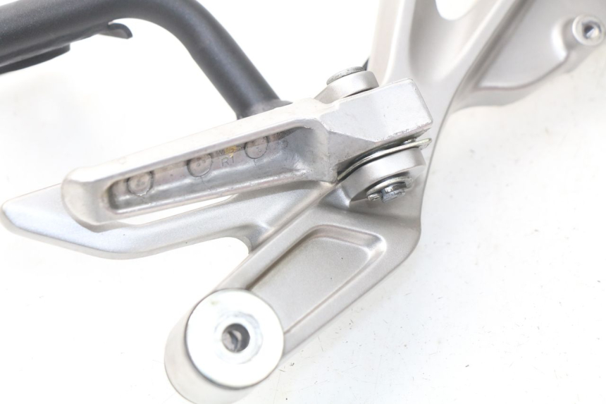 photo de PŁYTKA PODNÓŻKA TYLNA PRAWA HONDA INTEGRA NC D 750 (2016 - 2018) - Zoom stanu zużycia