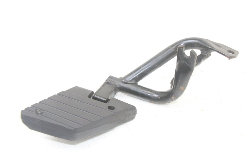 photo de PŁYTKA PODNÓŻKA TYLNA PRAWA KYMCO PEOPLE S 125 (2000 - 2008) - Zbliżenie techniczne