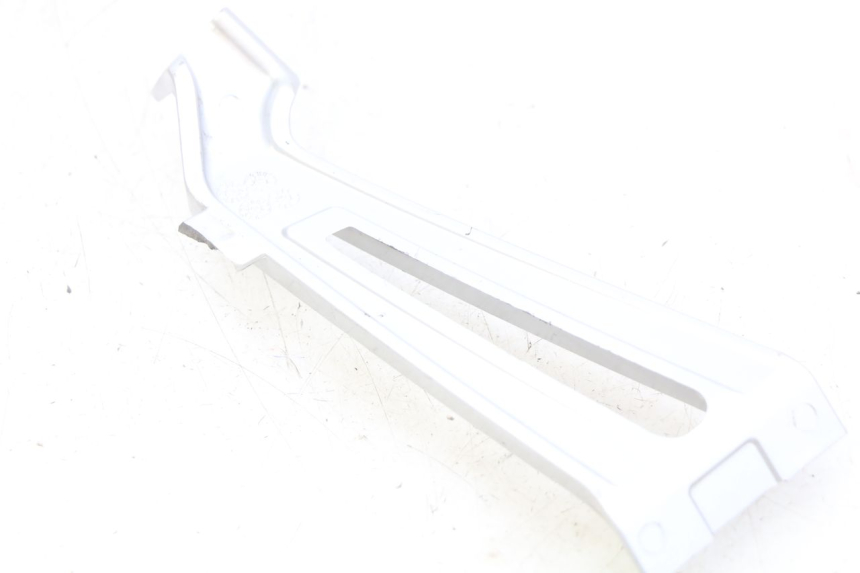 photo de PŁYTKA PODNÓŻKA TYLNA PRAWA YAMAHA MT ABS 125 (2014 - 2018) - Inny kąt widzenia