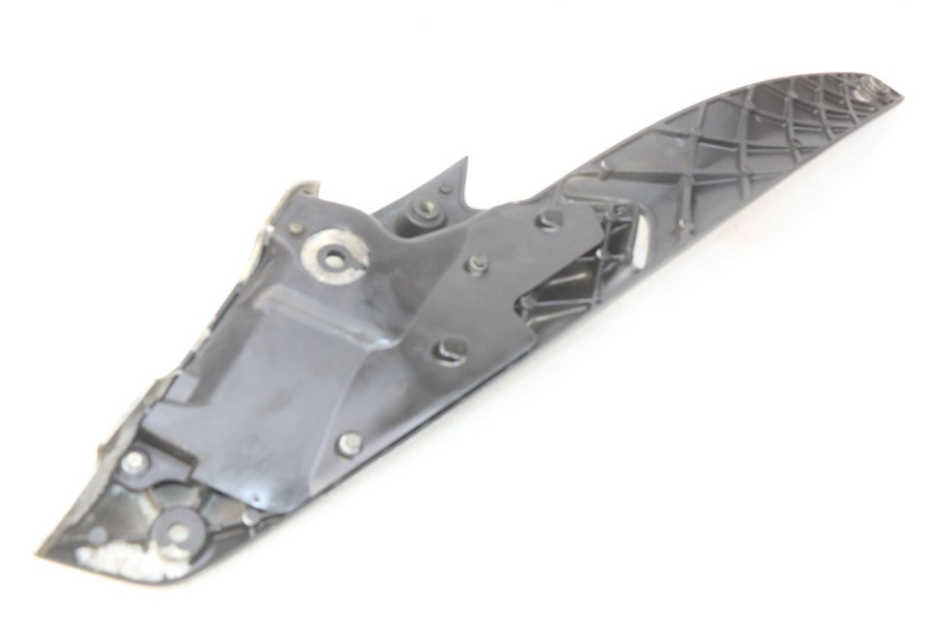 photo de PŁYTKA PODNÓŻKA TYLNA PRAWA GILERA NEXUS 125 (2009 - 2013) - Inny kąt widzenia