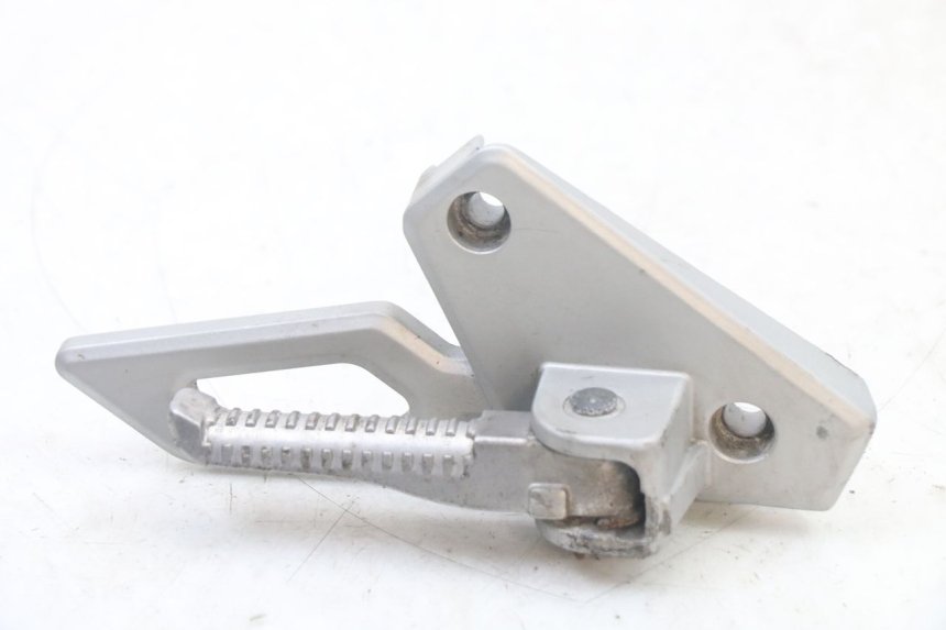 photo de PŁYTKA PODNÓŻKA TYLNA PRAWA PEUGEOT SPEEDFIGHT 3 LC 2T 50 (2009 - 2015) - Inny kąt widzenia