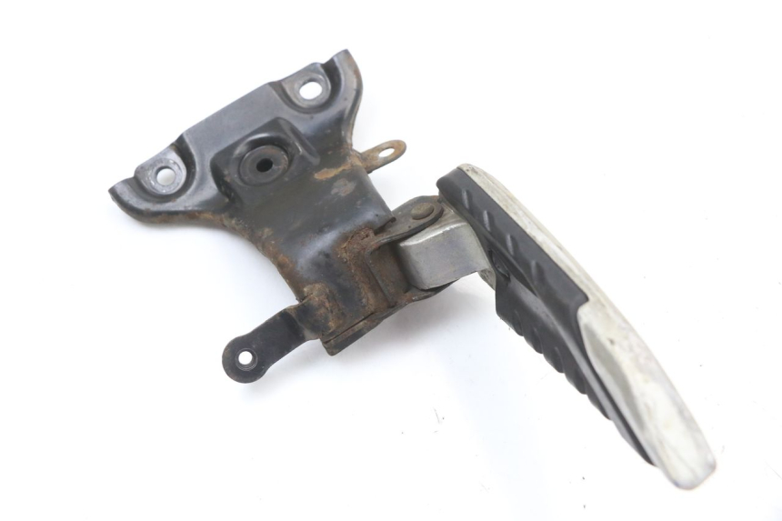 photo de PŁYTKA PODNÓŻKA TYLNA PRAWA HONDA SH ABS 125 (2012 - 2017) - Zoom stanu zużycia