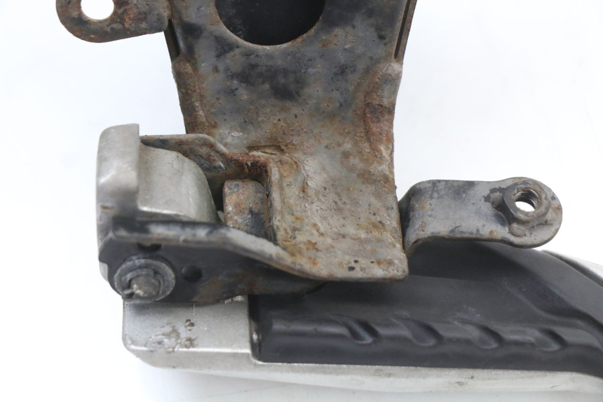 photo de PŁYTKA PODNÓŻKA TYLNA PRAWA HONDA SH ABS 125 (2012 - 2017) - Punkty mocowania