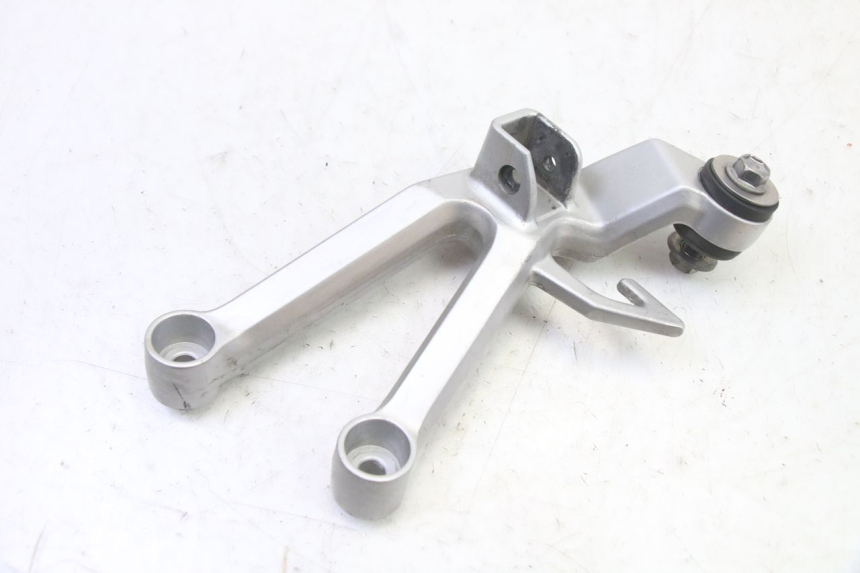 photo de PŁYTKA PODNÓŻKA TYLNA PRAWA SUZUKI SV S 650 (2003 - 2009) - Zoom stanu zużycia