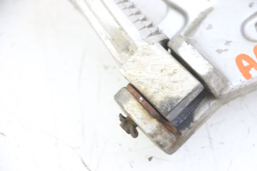 photo de PŁYTKA PODNÓŻKA TYLNA PRAWA YAMAHA TDR DELTABOX 125 (1997 - 2003) - Zoom stanu zużycia