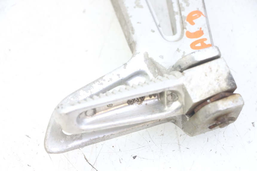 photo de PŁYTKA PODNÓŻKA TYLNA PRAWA YAMAHA TDR DELTABOX 125 (1997 - 2003) - Inny kąt widzenia