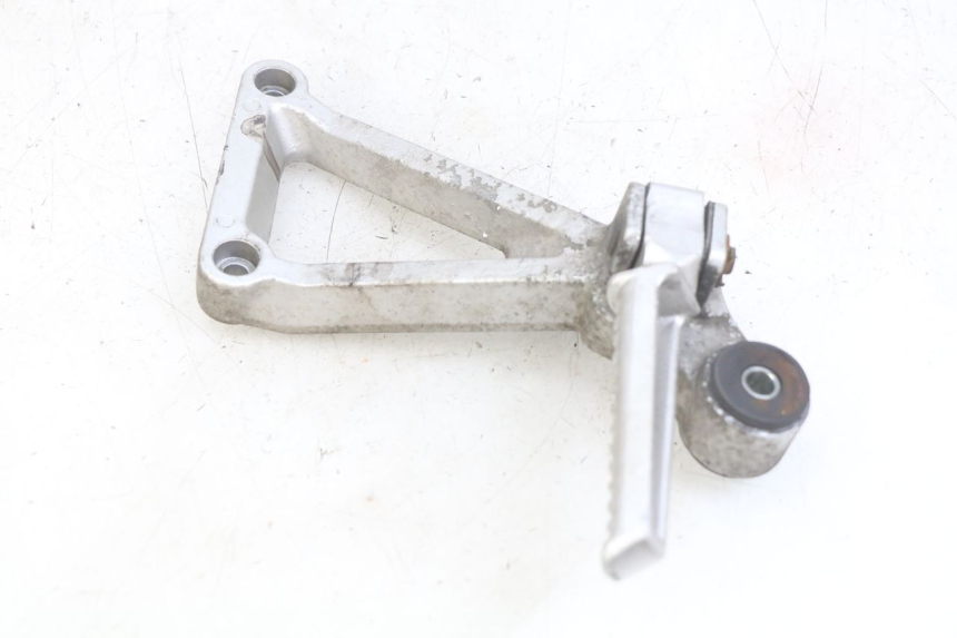 photo de PŁYTKA PODNÓŻKA TYLNA PRAWA DAELIM VJ ROADWIN FI 125 (2008 - 2017) - Inny kąt widzenia