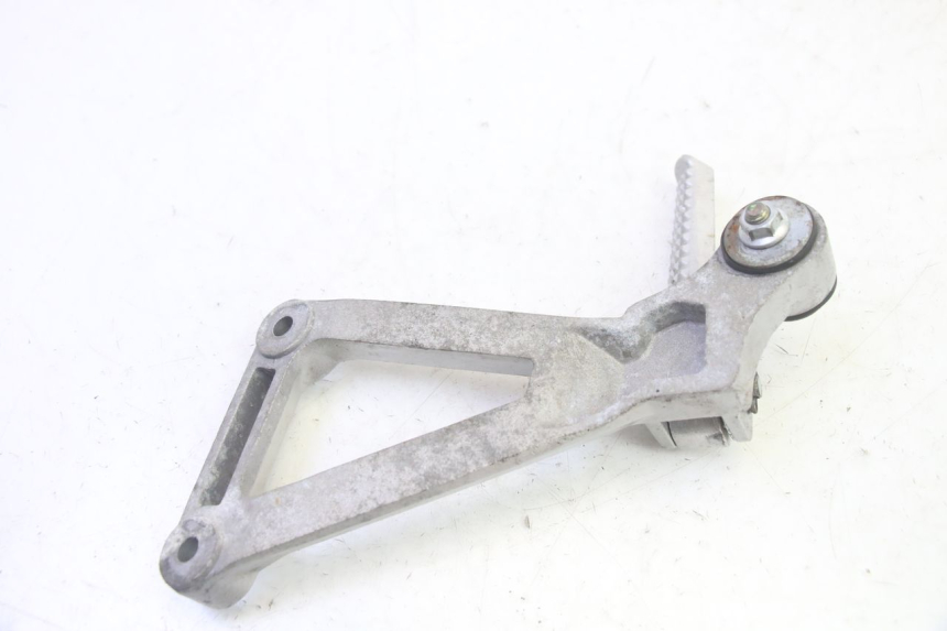 photo de PŁYTKA PODNÓŻKA TYLNA PRAWA DAELIM VJ ROADWIN FI 125 (2008 - 2017) - Punkty mocowania