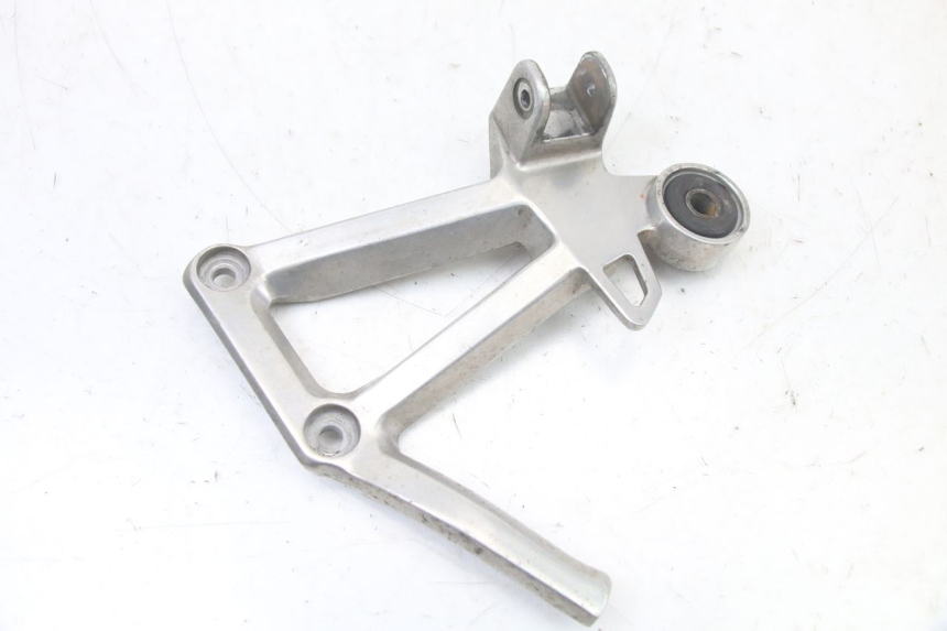 photo de PŁYTKA PODNÓŻKA TYLNA PRAWA YAMAHA FZS FAZER 600 (2001 - 2003) - Zoom stanu zużycia