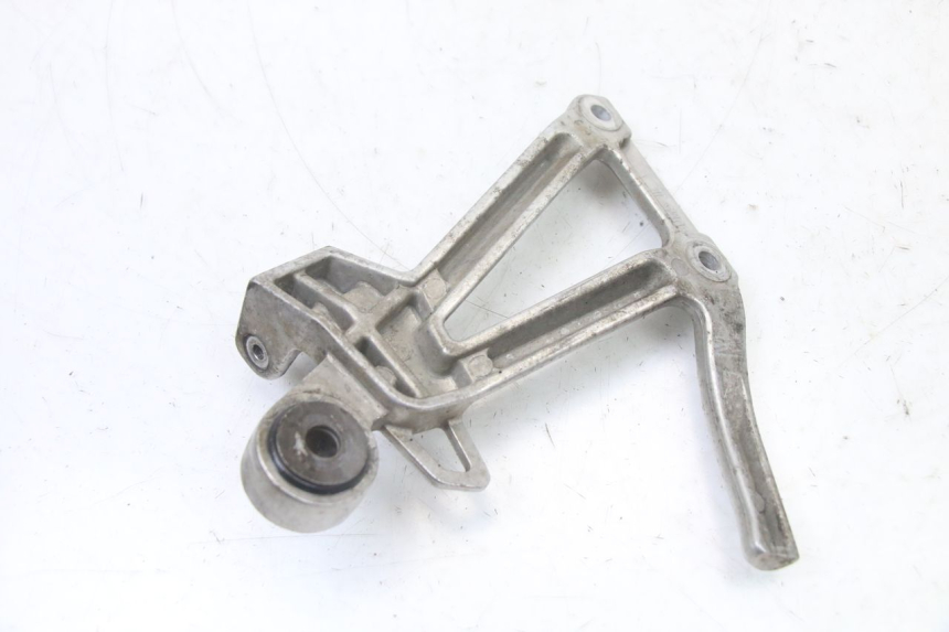 photo de PŁYTKA PODNÓŻKA TYLNA PRAWA YAMAHA FZS FAZER 600 (2001 - 2003) - Inny kąt widzenia