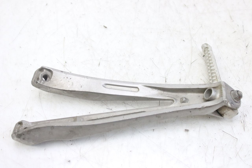 photo de PŁYTKA PODNÓŻKA TYLNA PRAWA YAMAHA YZF R1 1000 (2007 - 2008) - Inny kąt widzenia