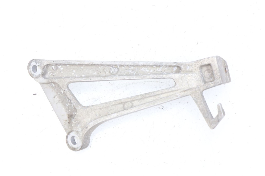 photo de PŁYTKA PODNÓŻKA TYLNA LEWA HONDA CBR R 125 (2003 - 2006) - Zoom stanu zużycia