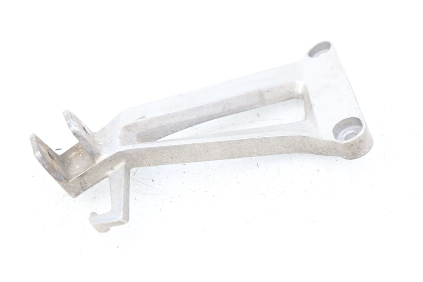 photo de PŁYTKA PODNÓŻKA TYLNA LEWA HONDA CBR R 125 (2003 - 2006) - Zbliżenie techniczne