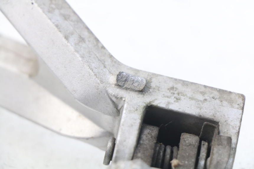 photo de PŁYTKA PODNÓŻKA TYLNA LEWA HYOSUNG COMET GTR 125 (2007 - 2014) - Szczegół części