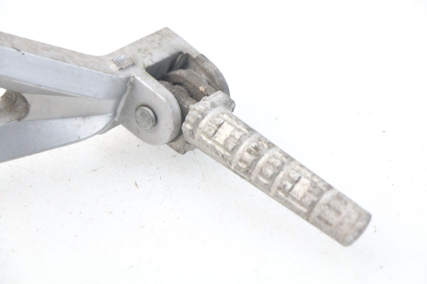 photo de PŁYTKA PODNÓŻKA TYLNA LEWA HYOSUNG COMET GTR 125 (2007 - 2014) - Inny kąt widzenia