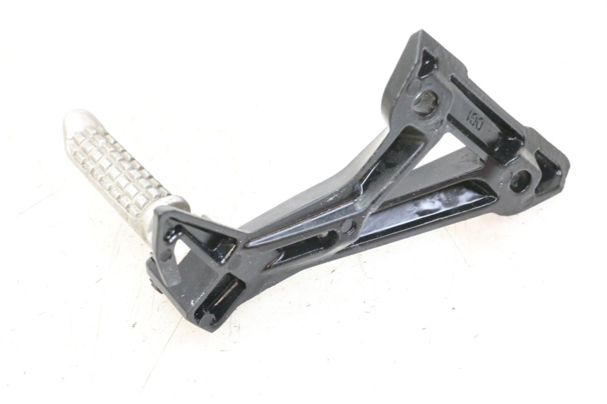 photo de PŁYTKA PODNÓŻKA TYLNA LEWA EBROH BRAVO GLE 1 (2020 - 2024) - Zbliżenie techniczne