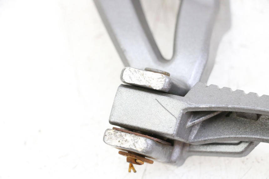 photo de PŁYTKA PODNÓŻKA TYLNA LEWA NECO GPX LC 2T 50 (2014 - 2018) - Zoom stanu zużycia