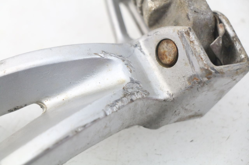 photo de PŁYTKA PODNÓŻKA TYLNA LEWA SUZUKI GSX-R GSXR 600 (2001 - 2003) - Stan powierzchni