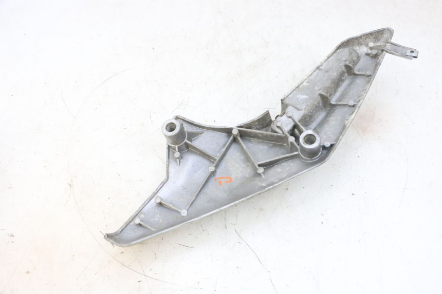 photo de PŁYTKA PODNÓŻKA TYLNA LEWA JM MOTORS GTS 125 (2015 - 2019) - Punkty mocowania