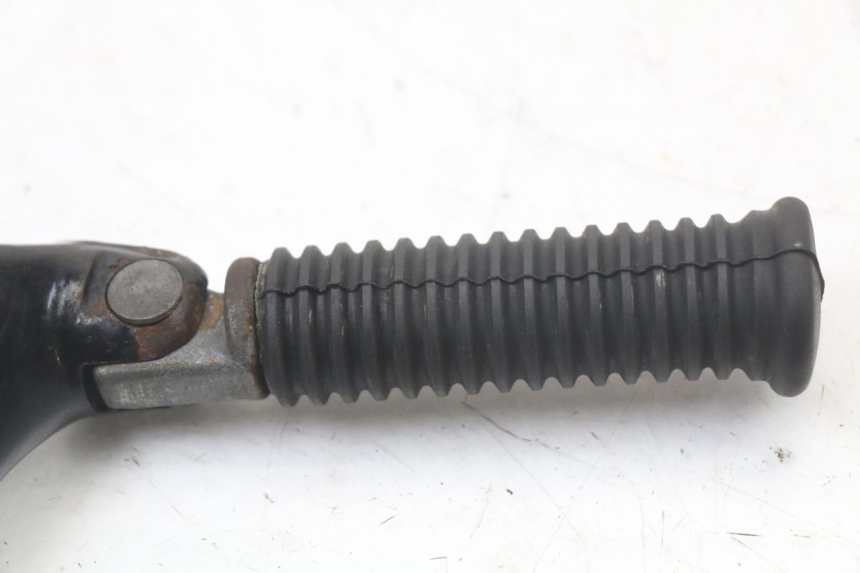 photo de PŁYTKA PODNÓŻKA TYLNA LEWA HARLEY DAVIDSON SPORTSTER XL CUSTOM 883 (1999 - 2006) - Zbliżenie techniczne