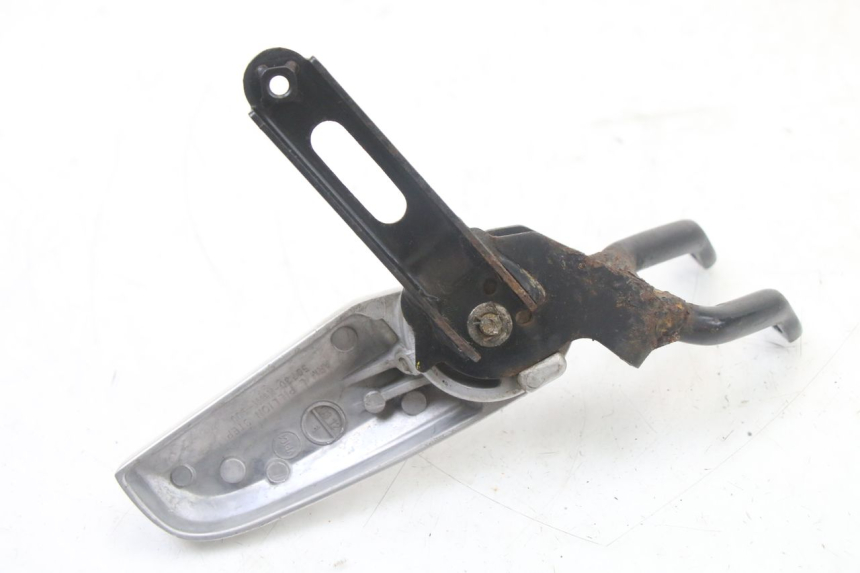 photo de PŁYTKA PODNÓŻKA TYLNA LEWA HONDA PCX (JF57/JF64) 125 (2014 - 2018) - Inny kąt widzenia