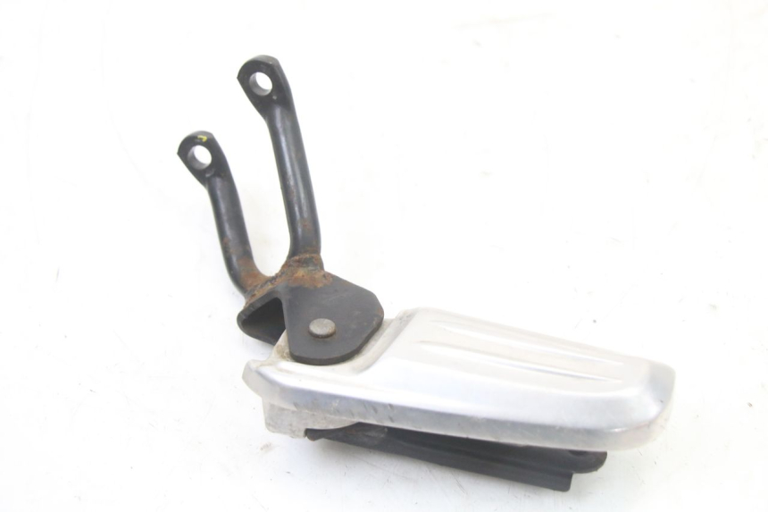 photo de PŁYTKA PODNÓŻKA TYLNA LEWA HONDA PCX (JF57/JF64) 125 (2014 - 2018) - Zbliżenie techniczne