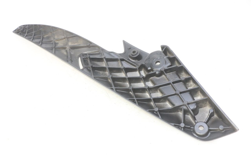 photo de PŁYTKA PODNÓŻKA TYLNA LEWA GILERA NEXUS 125 (2009 - 2013) - Inny kąt widzenia