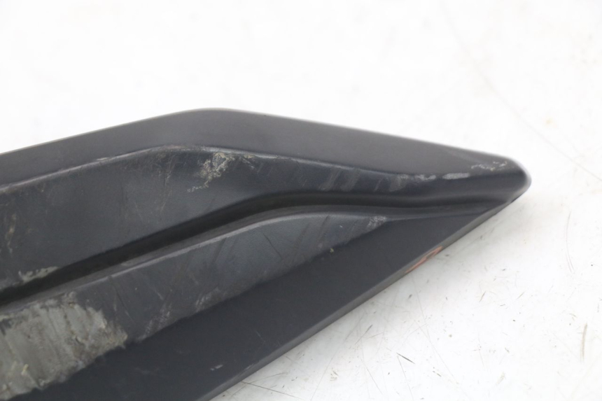 photo de PŁYTKA PODNÓŻKA TYLNA LEWA PEUGEOT BELVILLE 125 (2017 - 2021) - Zoom stanu zużycia