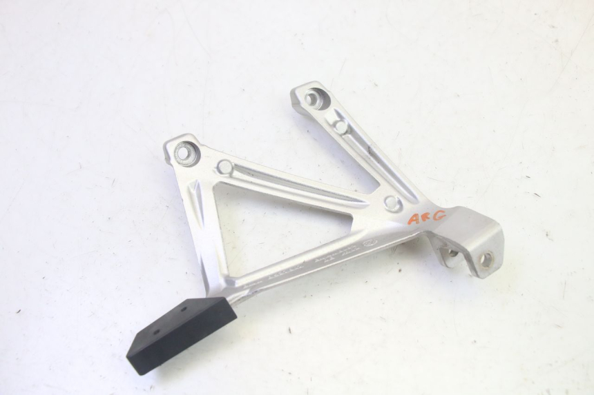 photo de PŁYTKA PODNÓŻKA TYLNA LEWA BMW R GS 1250 (2021 - 2024) - Zoom stanu zużycia