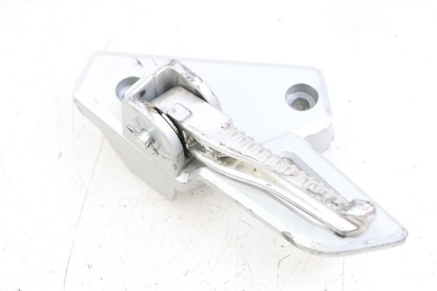 photo de PŁYTKA PODNÓŻKA TYLNA LEWA PEUGEOT SPEEDFIGHT 4 2T 50 (2015 - 2019) - Zbliżenie techniczne