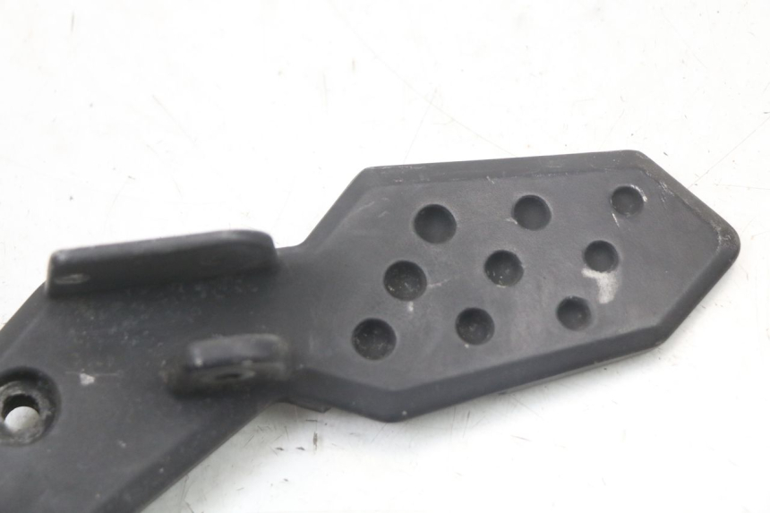 photo de PŁYTKA PODNÓŻKA TYLNA LEWA KYMCO SUPER 8 125 (2008 - 2015) - Zoom stanu zużycia