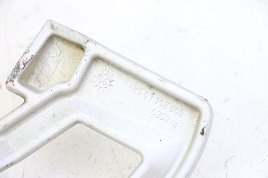 photo de PŁYTKA PODNÓŻKA TYLNA LEWA KTM SUPERENDURO R 950 (2005 - 2009) - Zoom stanu zużycia