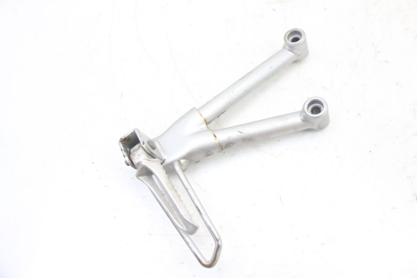 photo de PŁYTKA PODNÓŻKA TYLNA LEWA SUZUKI GSF S BANDIT 600 (2000 - 2004) - Zbliżenie techniczne