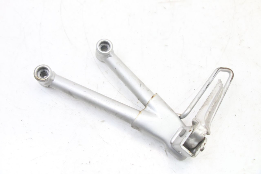 photo de PŁYTKA PODNÓŻKA TYLNA LEWA SUZUKI GSF S BANDIT 600 (2000 - 2004) - Widok ogólny