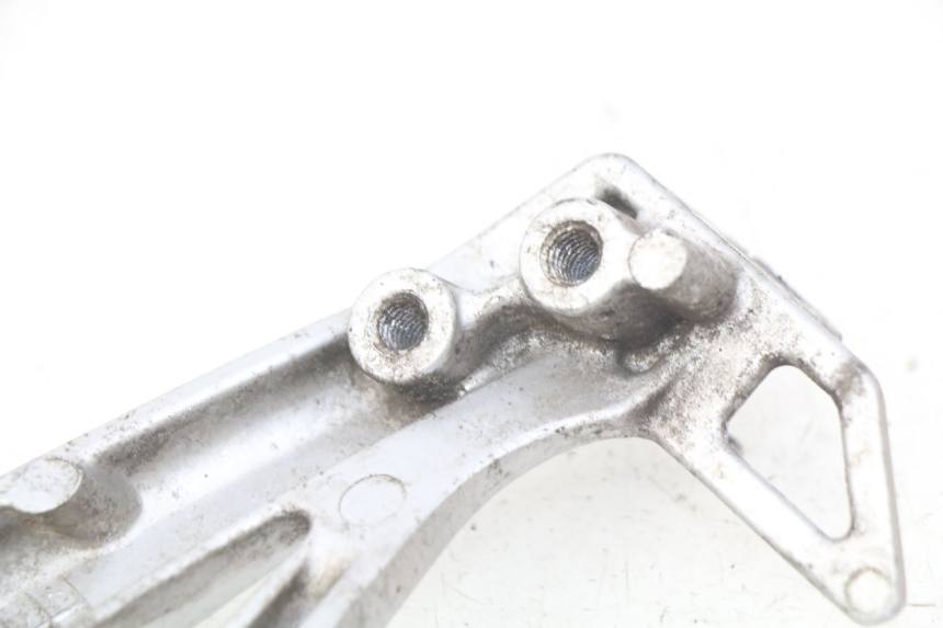 photo de PŁYTKA PODNÓŻKA TYLNA LEWA SUZUKI SV S 650 (1999 - 2002) - Zbliżenie techniczne