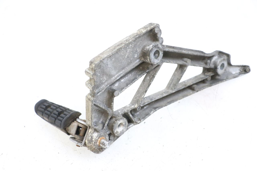 photo de PŁYTKA PODNÓŻKA TYLNA LEWA YAMAHA XJ F 900 (1983 - 1994) - Inny kąt widzenia