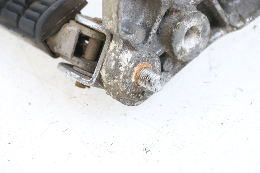 photo de PŁYTKA PODNÓŻKA TYLNA LEWA YAMAHA XJ F 900 (1983 - 1994) - Zbliżenie techniczne