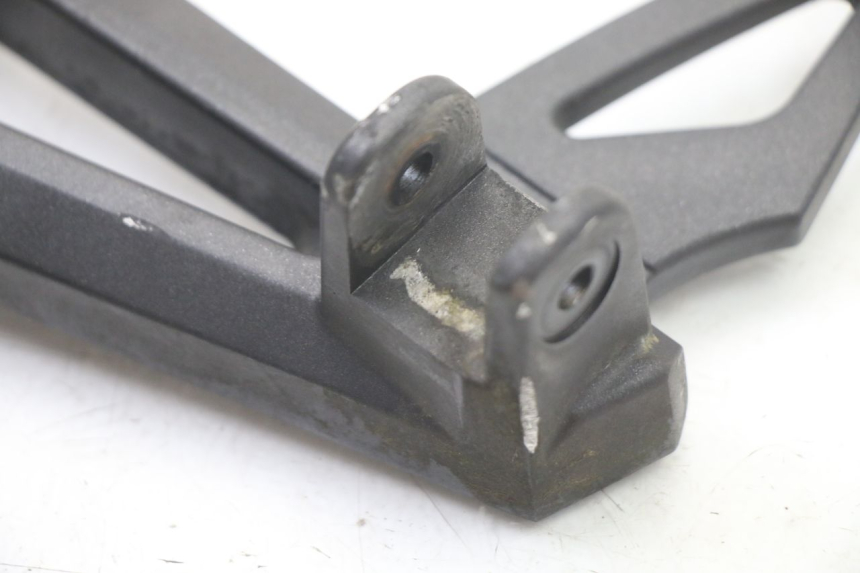 photo de PŁYTKA PODNÓŻKA TYLNA LEWA YAMAHA FZ6 FAZER S2 600 (2007 - 2011) - Zoom stanu zużycia