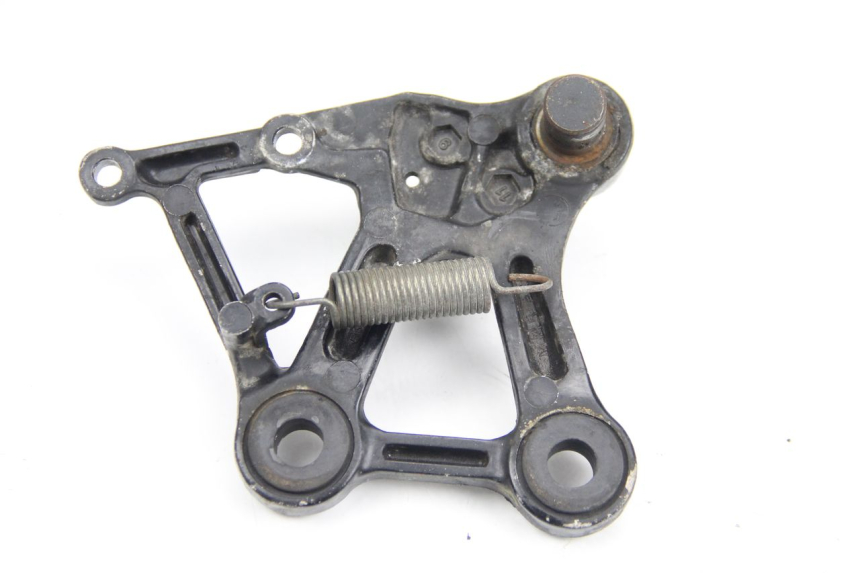 photo de PŁYTKA PODNÓŻKA PRZEDNIA PRAWA HONDA CBR F SC21 1000 (1986 - 1992) - Inny kąt widzenia