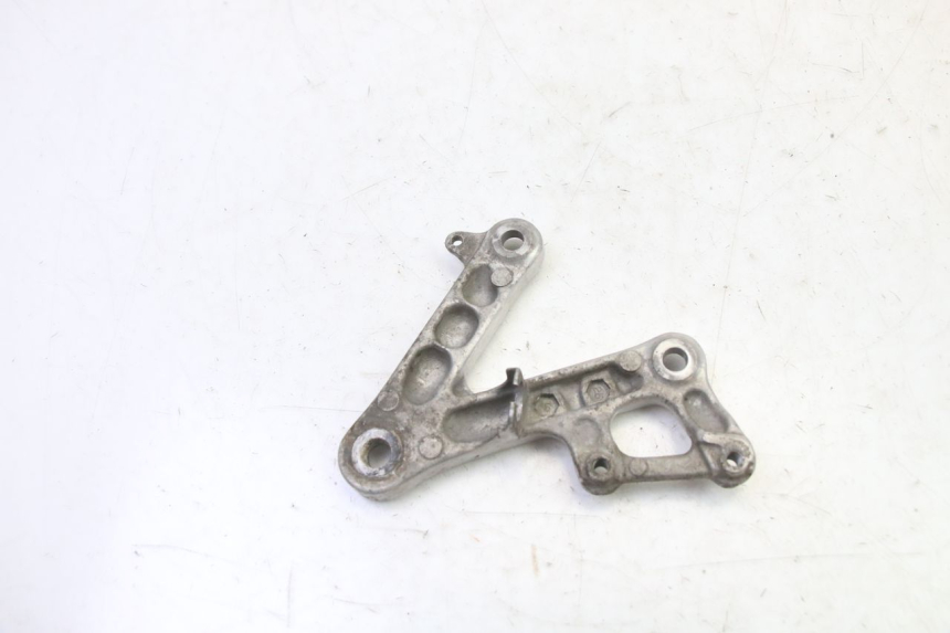 photo de PŁYTKA PODNÓŻKA PRZEDNIA PRAWA HONDA CBR RR FIREBLADE 900 (1992 - 1994) - Inny kąt widzenia