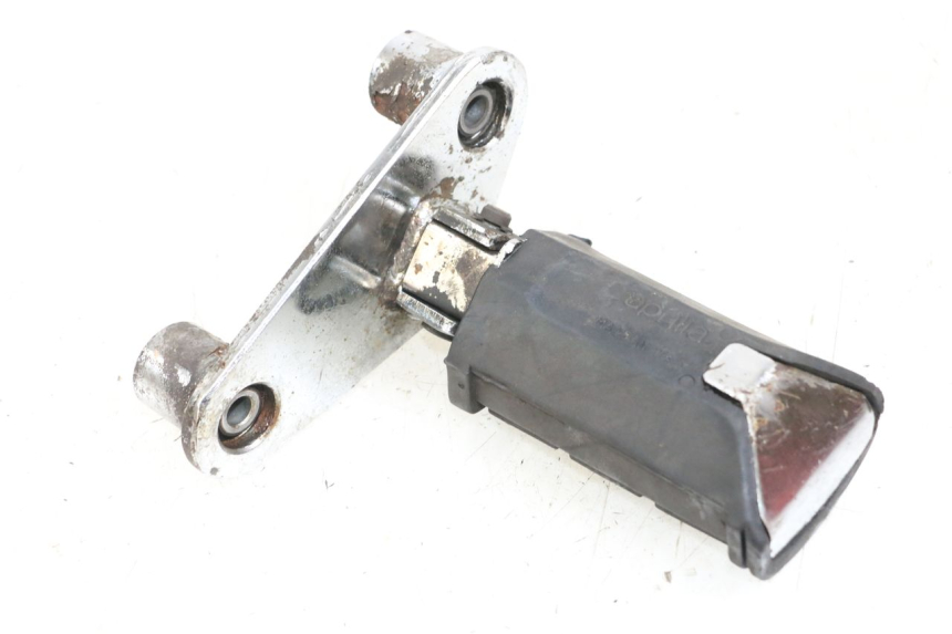 photo de PŁYTKA PODNÓŻKA PRZEDNIA PRAWA APRILIA CLASSIC 125 (1995 - 2001) - Zoom stanu zużycia