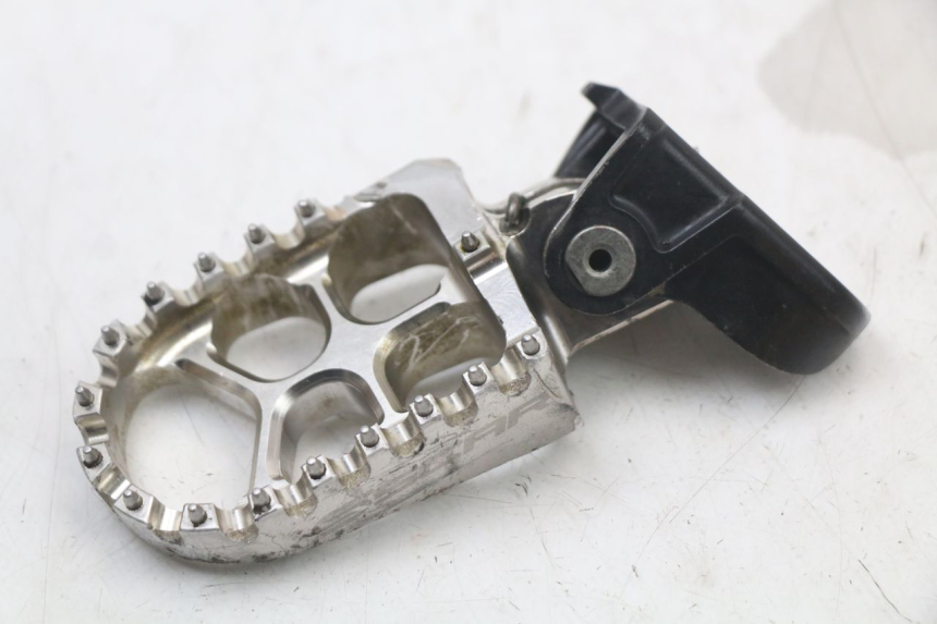 photo de PŁYTKA PODNÓŻKA PRZEDNIA PRAWA HONDA CRF R 250 (2020 - 2021) - Punkty mocowania