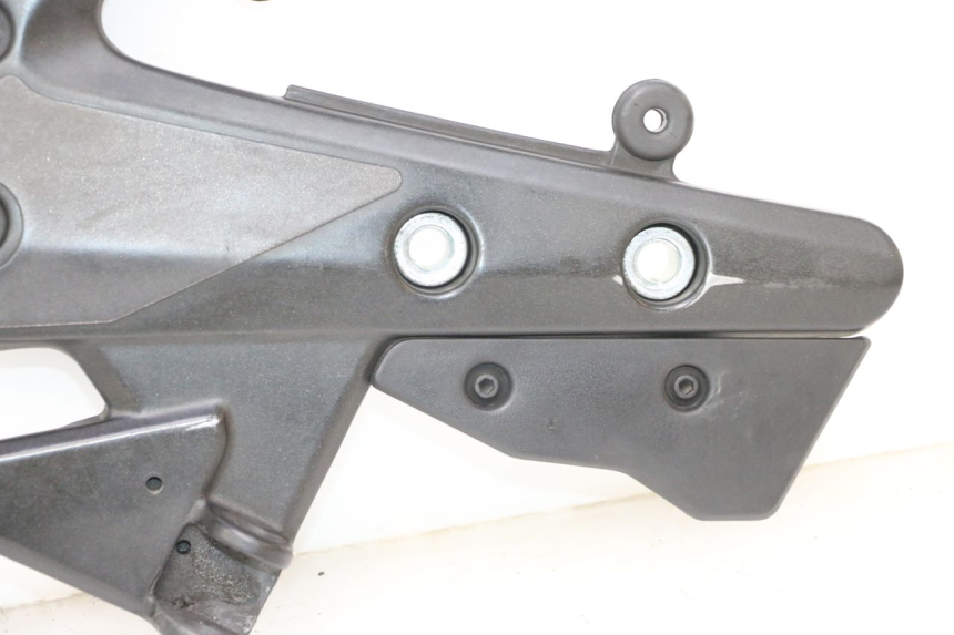 photo de PŁYTKA PODNÓŻKA PRZEDNIA PRAWA KAWASAKI ER-6 ER6 F ABS 650 (2012 - 2016) - Szczegóły charakterystyczne