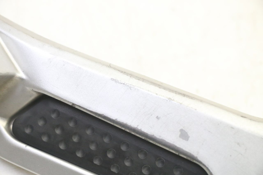 photo de PŁYTKA PODNÓŻKA PRZEDNIA PRAWA YAMAHA FJR ABS 1300 (2006 - 2012) - Inny kąt widzenia