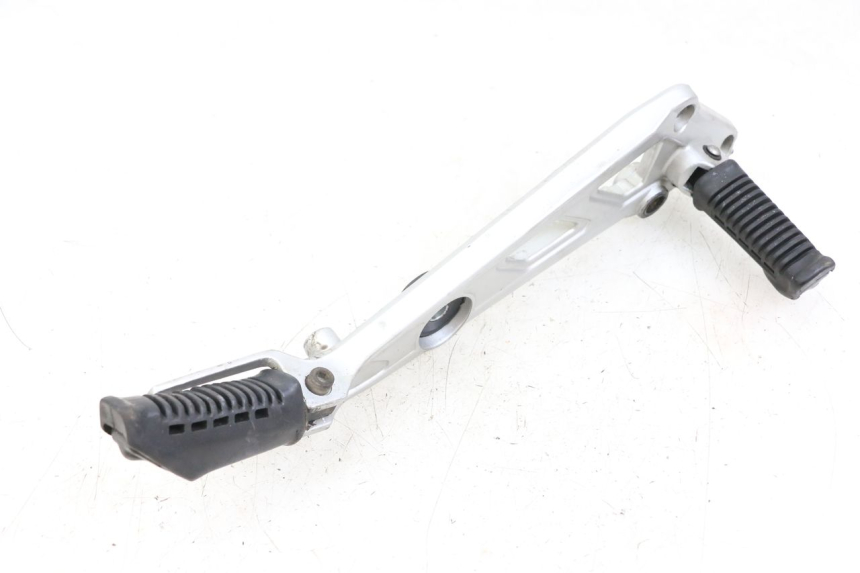 photo de PŁYTKA PODNÓŻKA PRZEDNIA PRAWA HYOSUNG GF 125 (2001 - 2005) - Szczegół części