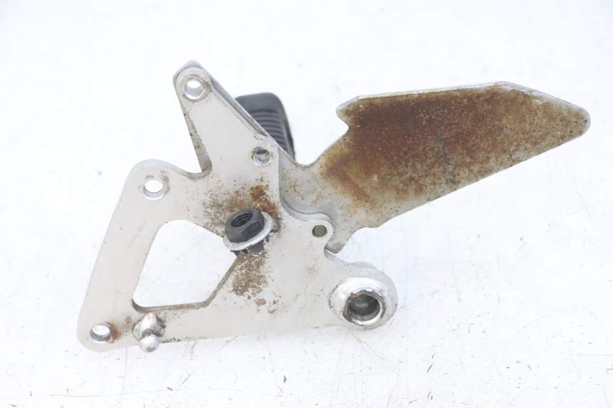 photo de PŁYTKA PODNÓŻKA PRZEDNIA PRAWA SUZUKI GS GSE 500 (2001 - 2003) - Punkty mocowania