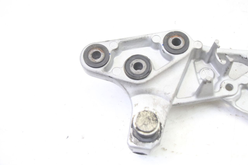 photo de PŁYTKA PODNÓŻKA PRZEDNIA PRAWA SUZUKI GSR 750 (2011 - 2017) - Widok ogólny