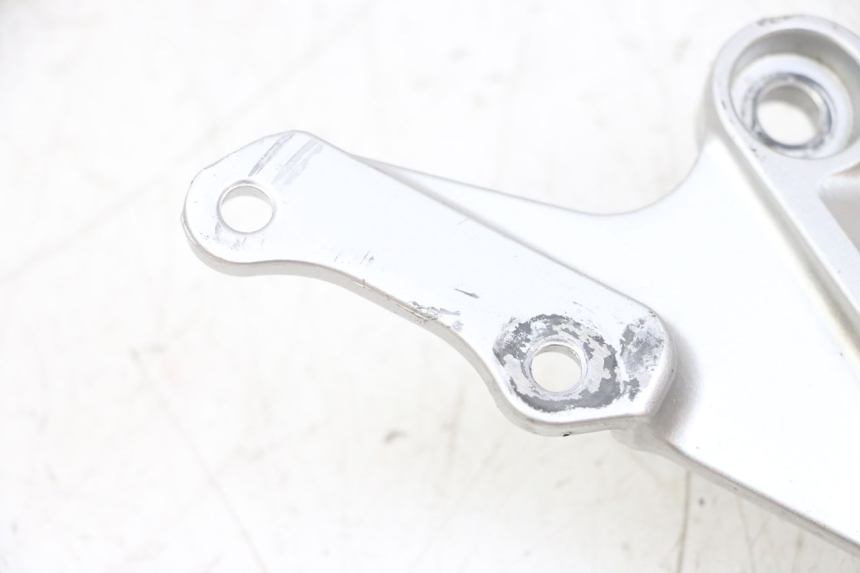 photo de PŁYTKA PODNÓŻKA PRZEDNIA PRAWA SUZUKI GSXR GSX-R 1000 (2003 - 2004) - Zoom stanu zużycia