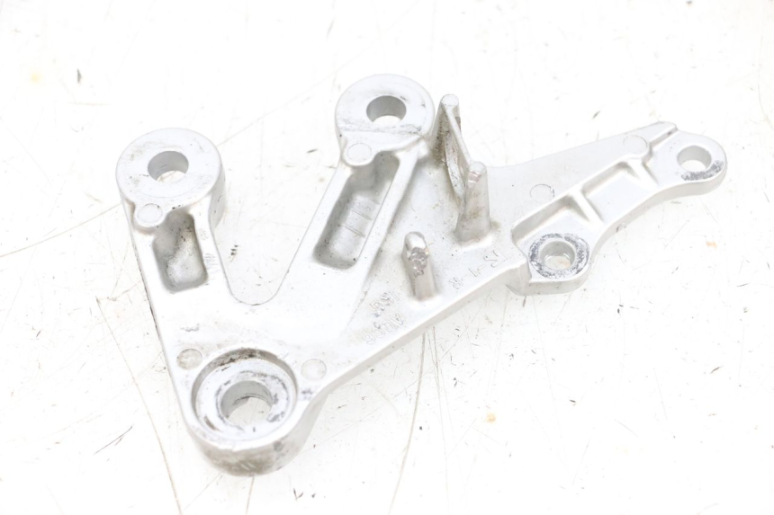 photo de PŁYTKA PODNÓŻKA PRZEDNIA PRAWA SUZUKI GSXR GSX-R 1000 (2003 - 2004) - Inny kąt widzenia